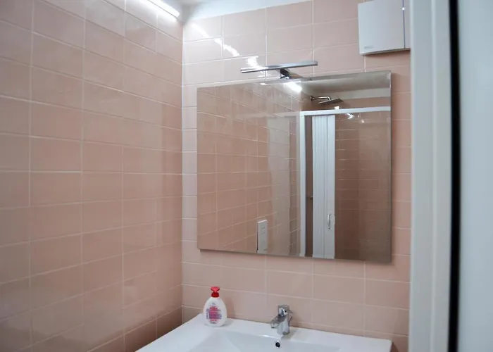 Clotilde Oda ve Kahvaltı 3*